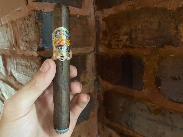 maxfirstthird diamond crown maximus cigar