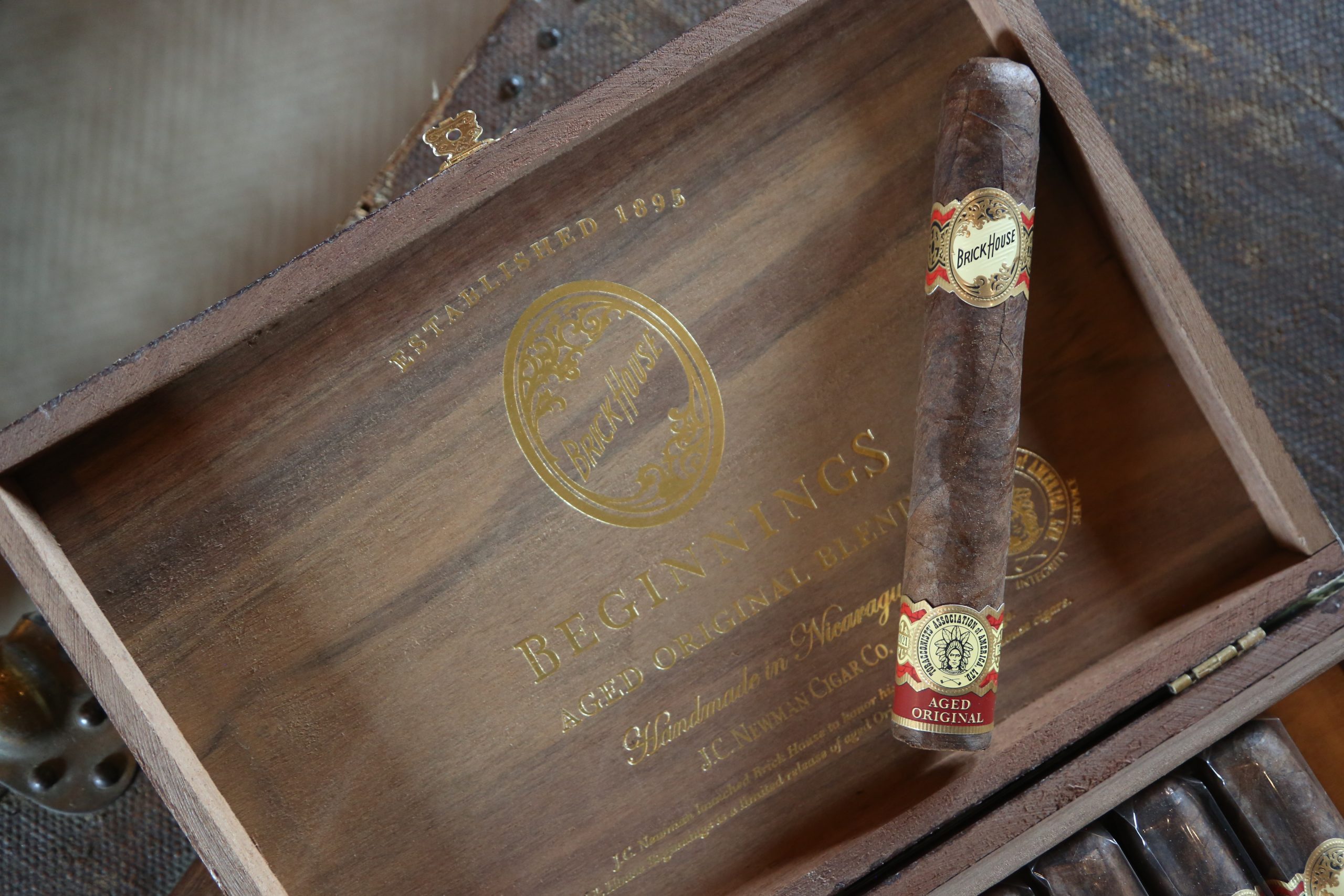 bhb2 brick house cigar on taa brick house cigar box