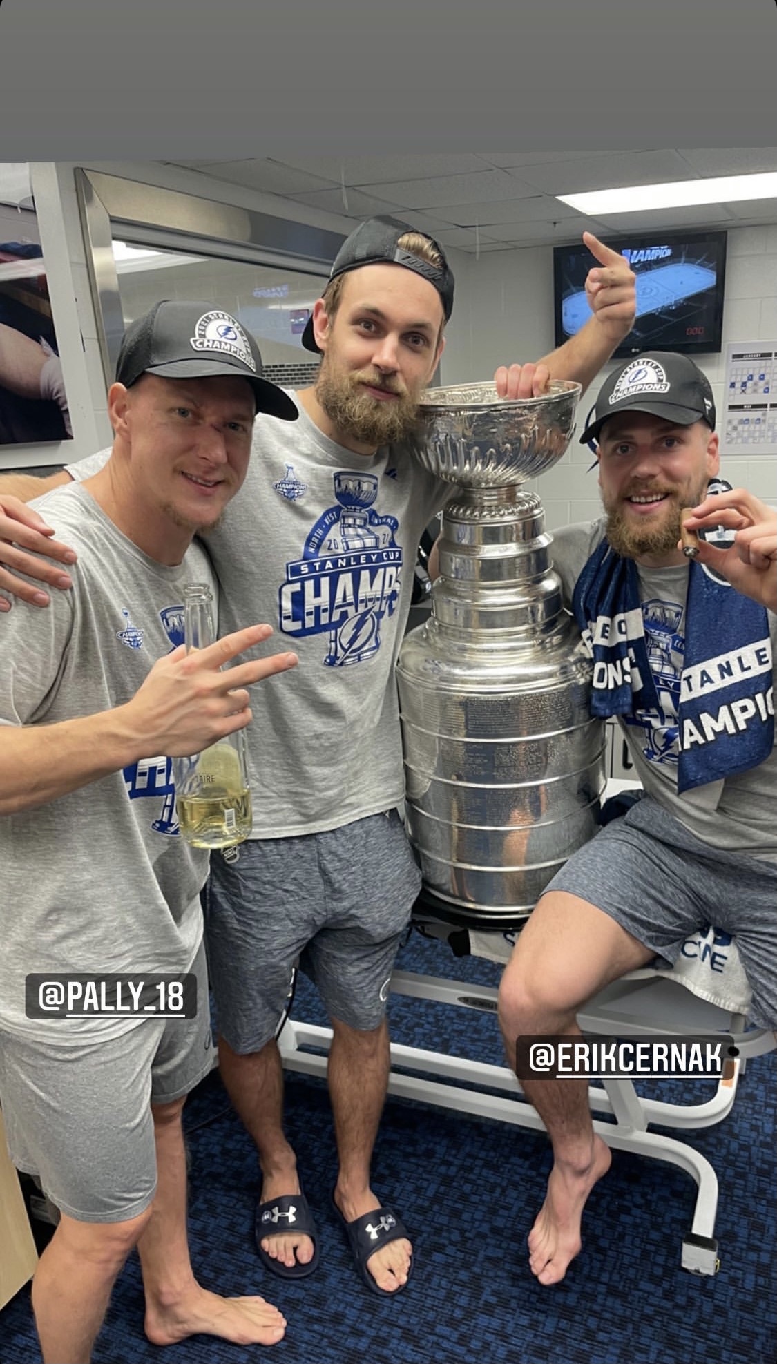 IMG_1755 tampa bay lightning players pose with stanley cup and jc newman cigars
