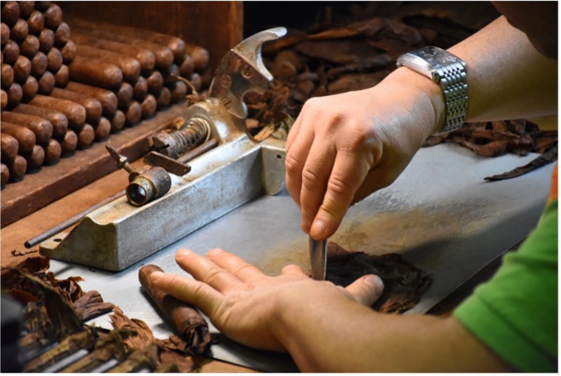 Picture2 wrapper tobacco prepared for cigars