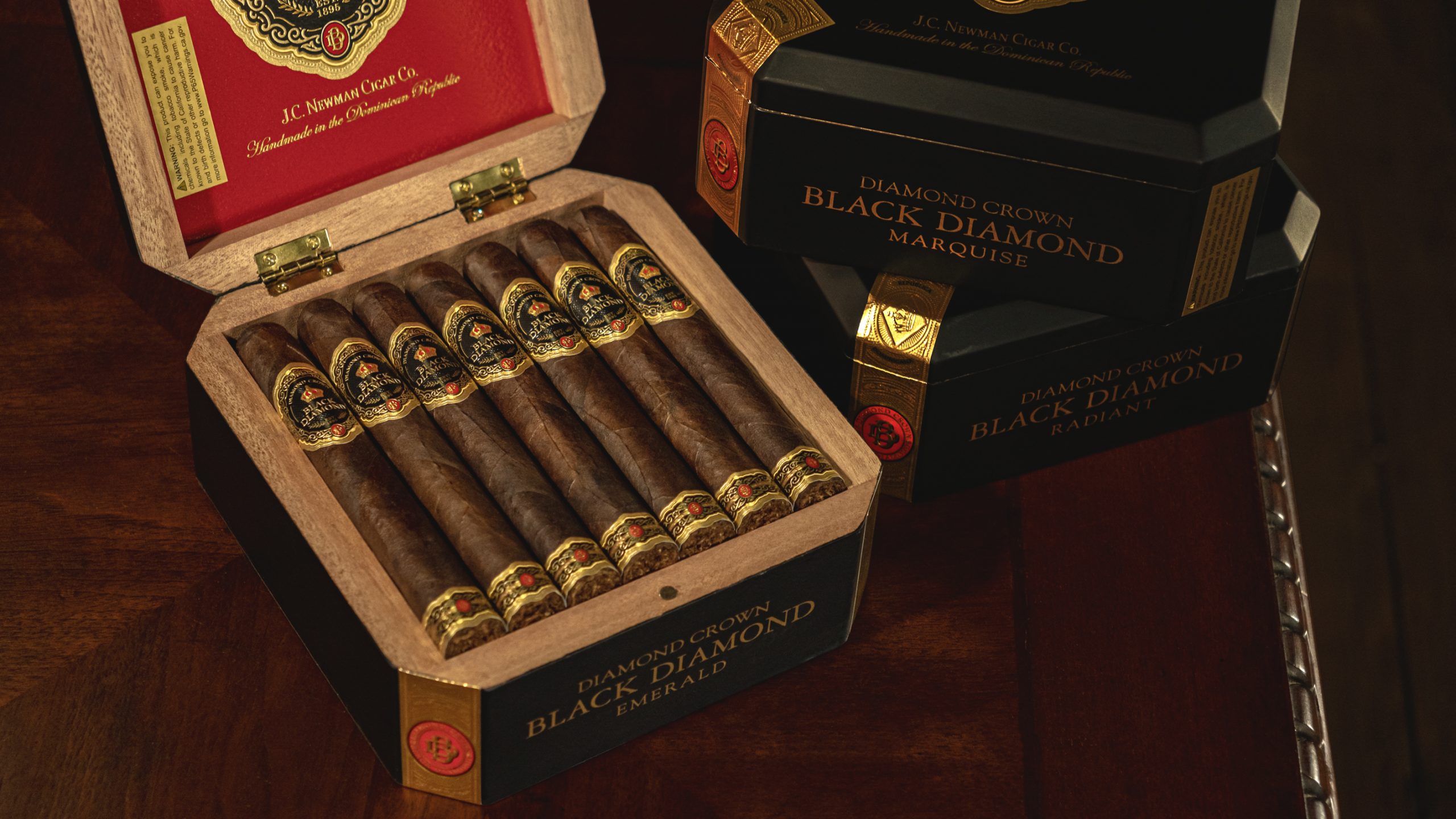 _DSC4628 Diamond Crown Black Diamond box of cigars