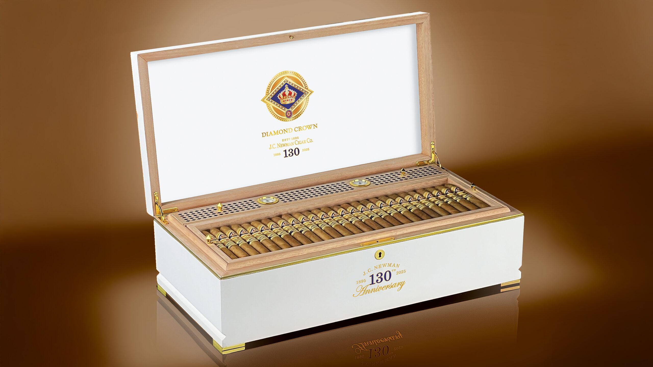 Jcn 130 Dc Humidor Open 16x9 Jcn 130 Dc Humidor Open 16x9