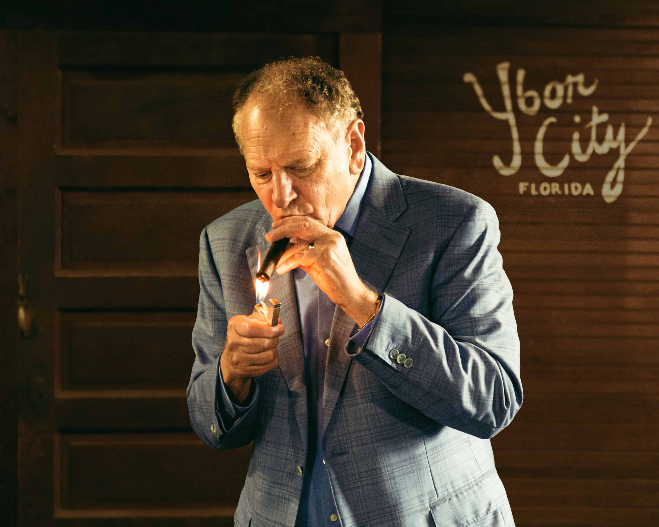 eric newman smoking a diamond crown black diamond cigar